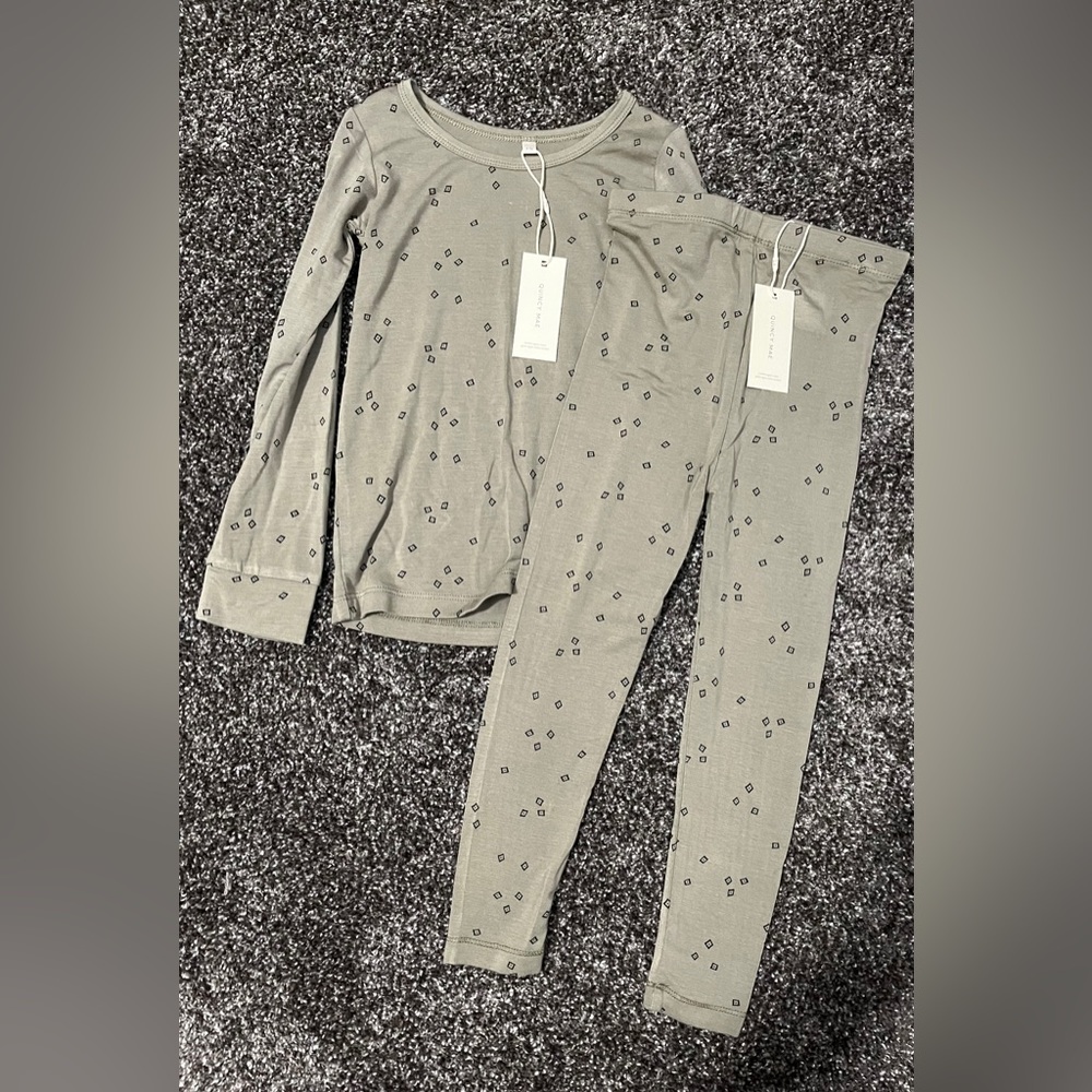 Quincy Mae pajamas 4/5 years